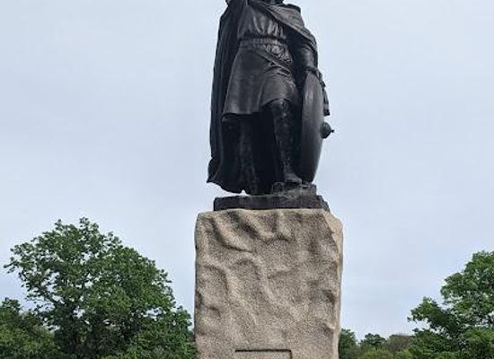 united-kingdom/berkshire/landmark/king-alfred-the-great-statue
