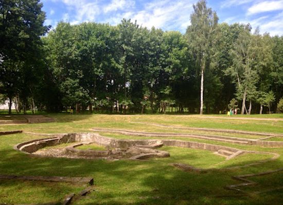 ukraine/lviv/landmark/sknilivsky-park