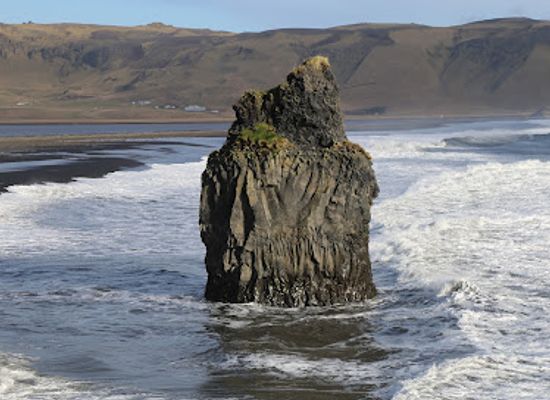 iceland/southern-region/landmark/arnardrangur