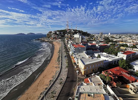 mexico/pacific-coast/landmark/malecon-de-mazatlan