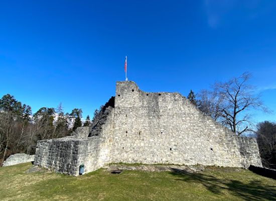 liechtenstein/alp-pradamee-trail/landmark/obere-burg