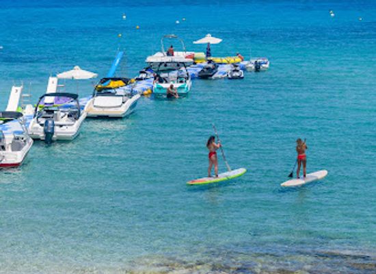 cyprus/makronissos-peninsula/landmark/figtreebay-watersports