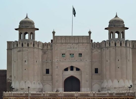 pakistan/lahore/landmark/alamgiri-gate