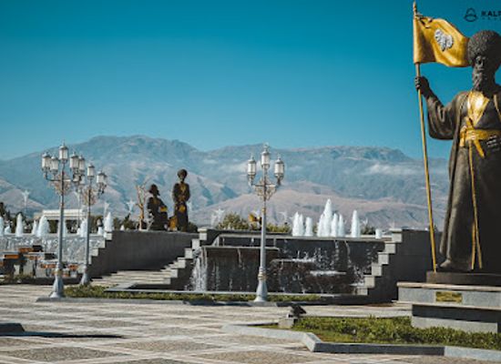turkmenistan/sumbar-valley/landmark/independence-monument
