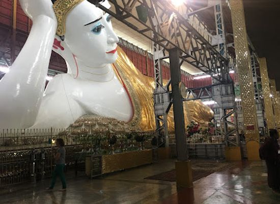 myanmar-burma/yangon-region/landmark/chaukhtatgyi-buddha-temple