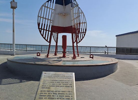 chile/tarapaca-region/landmark/monumento-boya-esmeralda