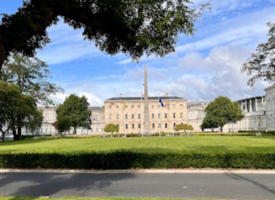 ireland/dublin/merrion-square/landmark/merrion-sq-west