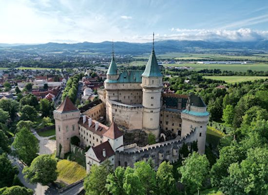 slovakia/hont/landmark/castle-of-spirits-bojnice-castle