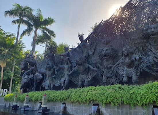 indonesia/east-java/landmark/monumen-bambu-runcing