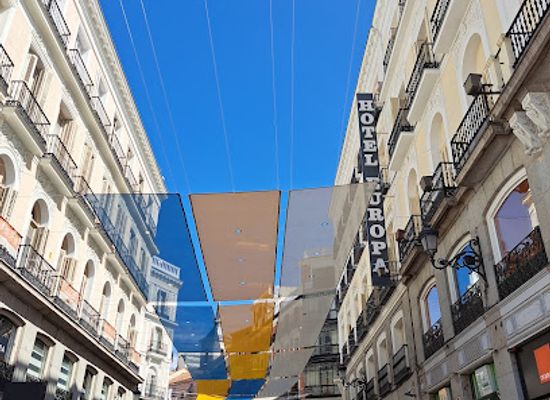 spain/madrid/sol/landmark/calle-del-carmen