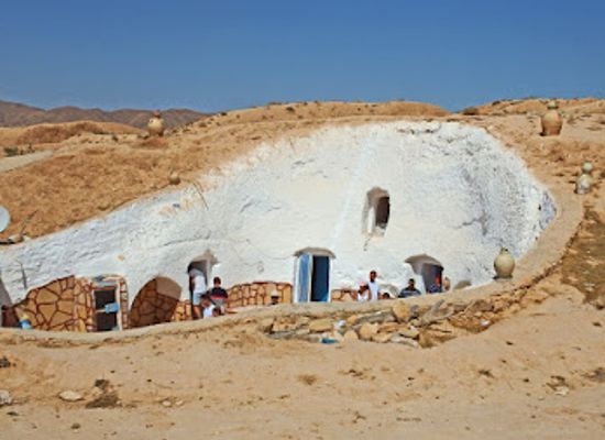 tunisia/the-matmata-mountains/landmark/berber-barlanglakasok