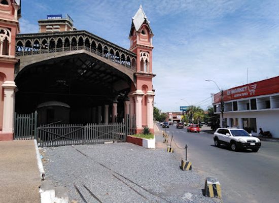 paraguay/asuncion/carmelitas/landmark/plaza-uruguaya