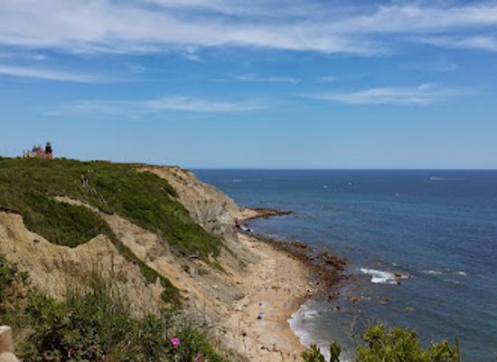 rhode-island/block-island/landmark/rodman-s-hollow