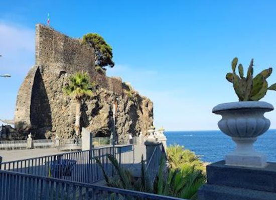 italy/catania/landmark/aci-castello