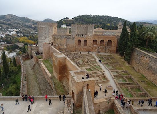 spain/granada/landmark/plaza-de-armas