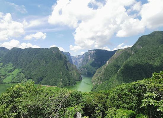 mexico/chiapas/landmark/manos-que-imploran-viewpoint