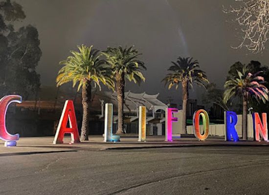 california/sacramento/landmark/california-letters
