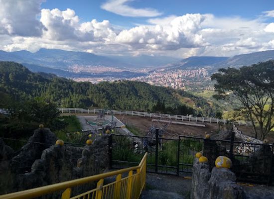 colombia/medellin/landmark/tour-pablo-escobar-this-is-a-sidewalk