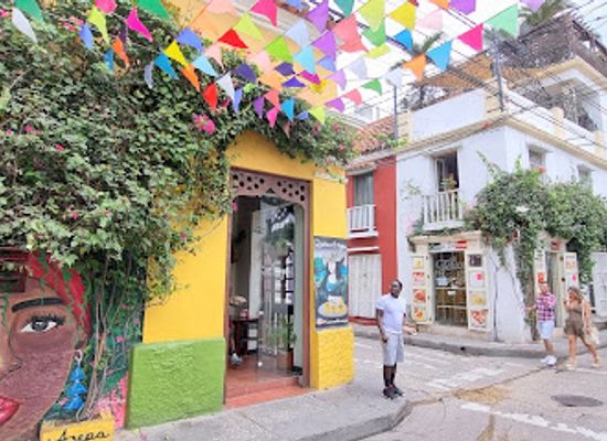 colombia/cartagena/landmark/street-quero
