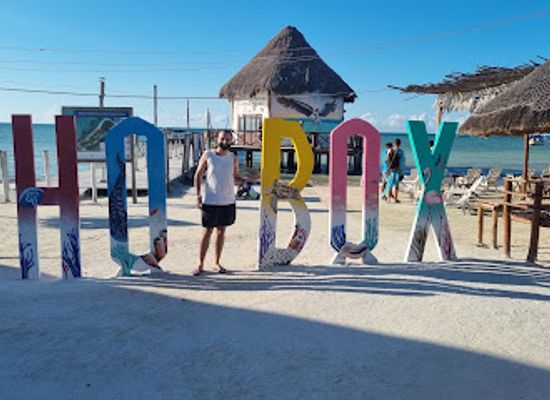 mexico/yucatan-peninsula/landmark/letras-holbox