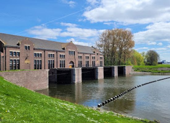 netherlands/west-friesland/landmark/wouda-pumping-station