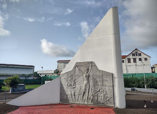 suriname/paramaribo/landmark/monument-van-de-revolutie