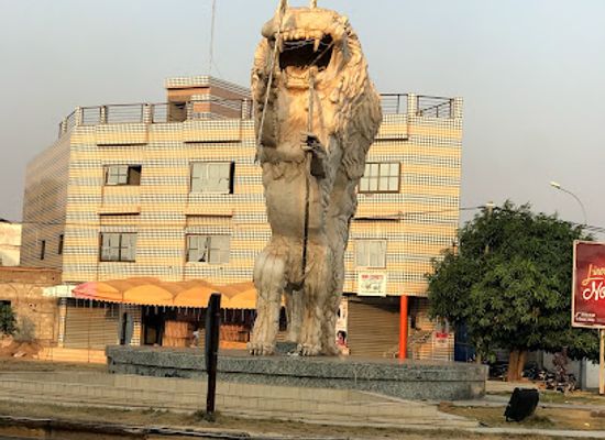 togo/lome/landmark/crossroads-of-the-two-lions