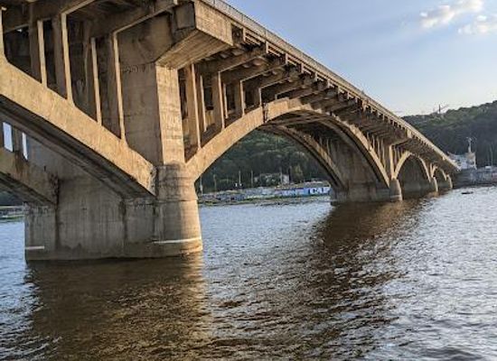 ukraine/kyiv/landmark/metro-bridge