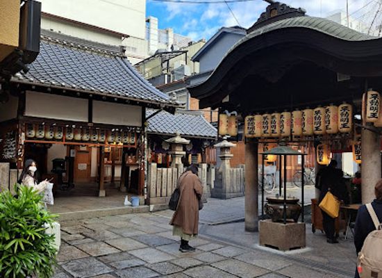 japan/osaka/namba/landmark/hozenji-yokocho