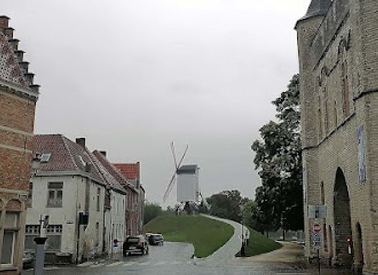 belgium/bruges/sint-anna/landmark/kruispoort-gate