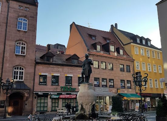 germany/nuremberg/landmark/hefnersplatz