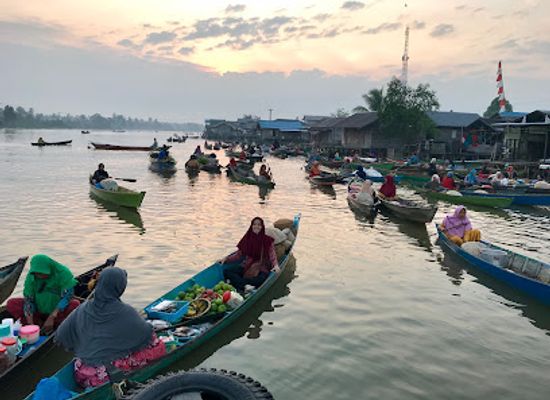 indonesia/central-kalimantan/landmark/lok-baintan-floating-market