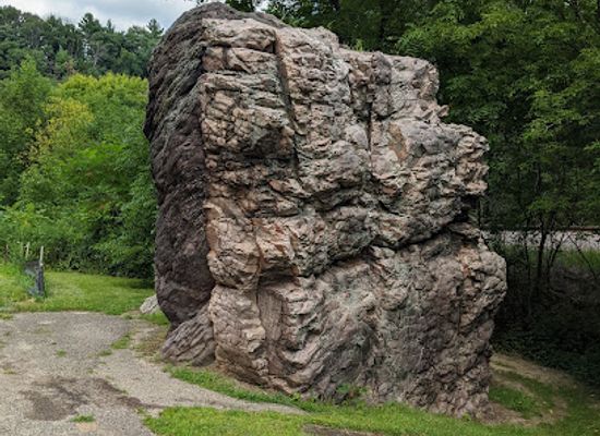 wisconsin/baraboo-range/landmark/van-hise-rock