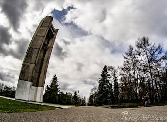 poland/poznan/jezyce/landmark/bell-of-peace-and-friendship-among-nations