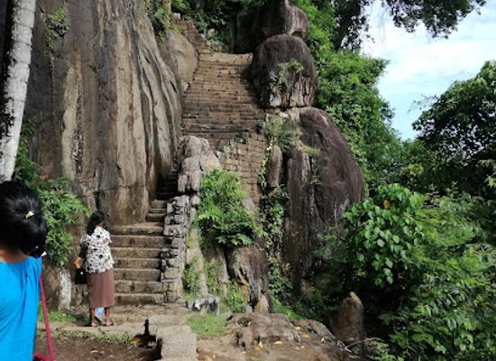 sri-lanka/kurunegala-district/landmark/dambadeniya-raja-maliga-gala