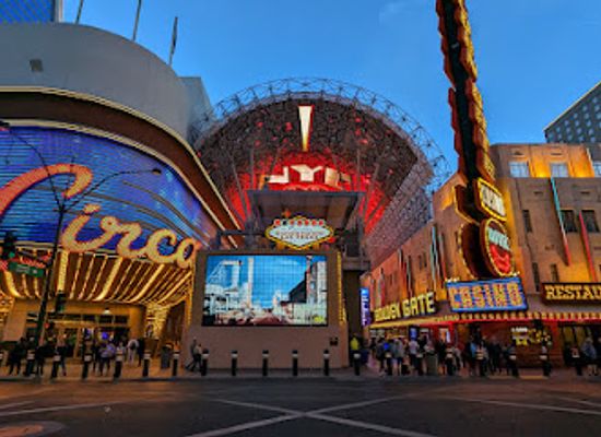 nevada/las-vegas/landmark/fremont-street-experience