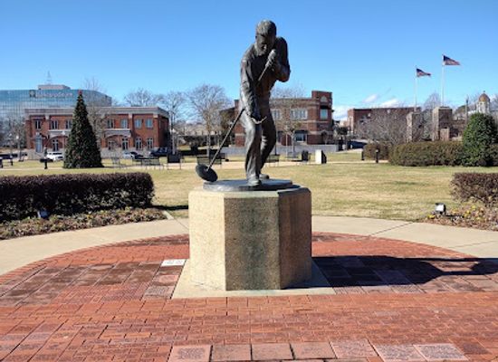 mississippi/tupelo/landmark/elvis-presley-homecoming-statue