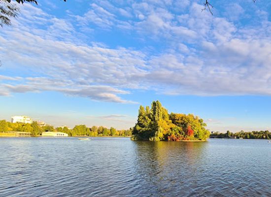 romania/bucharest/herastrau/landmark/herastrau-lake