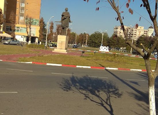 romania/hunedoara/landmark/statue-of-ioan-de-hunedoara