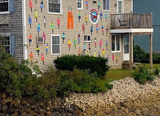maine/kennebunkport/landmark/compliments-gallery