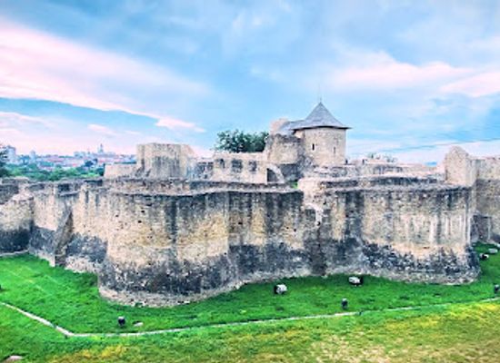 romania/suceava/landmark/cetatea-de-scaun-a-sucevei