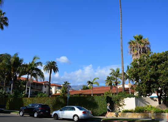 california/santa-barbara/santa-barbara-waterfront/landmark/ambassador-park