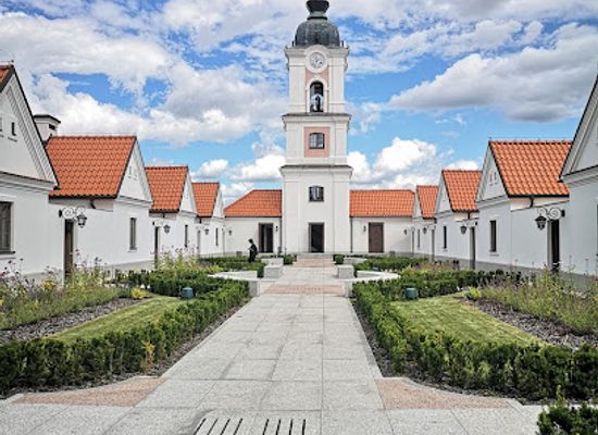 poland/podlachia/landmark/wieza-zegarowa-pokamedulski-klasztor