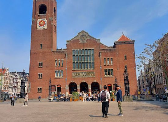 netherlands/amsterdam/landmark/charging-bull-amsterdam