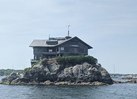 rhode-island/narragansett-bay/landmark/clingstone