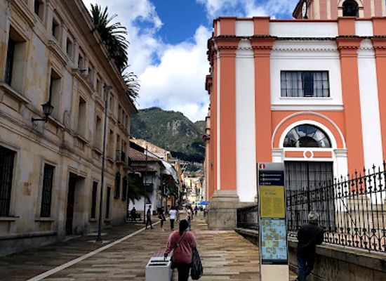 colombia/bogota/landmark/divorce-street