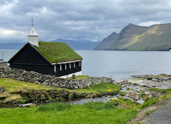faroe-islands/eysturoy/landmark/funnings-kirkja