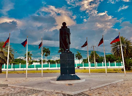 haiti/port-au-prince/petion-ville/landmark/place-toussaint-louverture