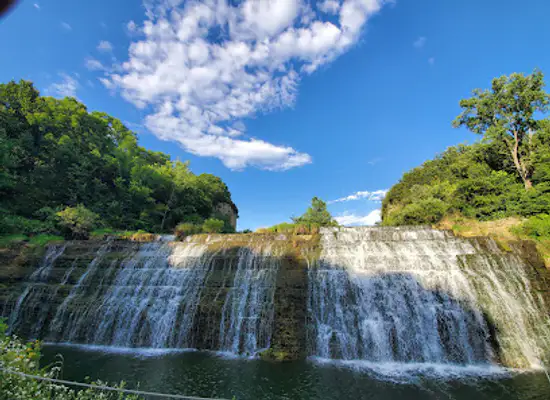 illinois/galena-territory/landmark/thunder-bay-falls-private