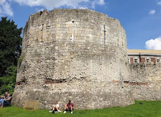 united-kingdom/leeds/landmark/multangular-tower